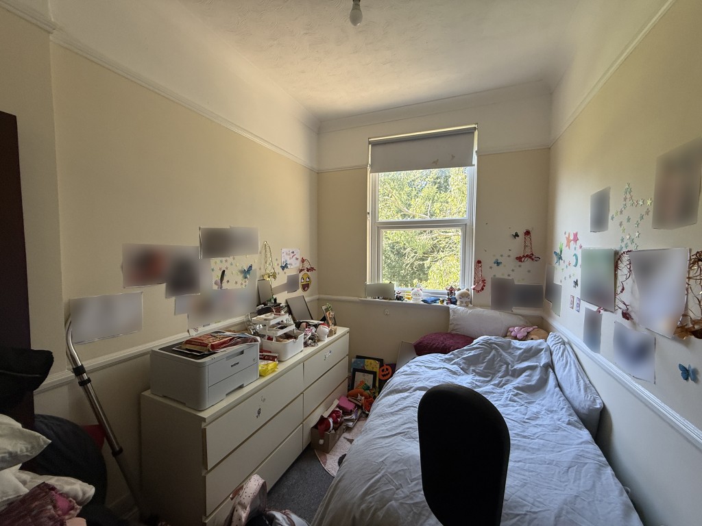Lot: 70 - TWO-BEDROOM FLAT FOR INVESTMENT - Bedroom two